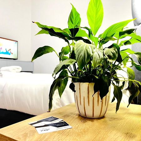 Tirana Square Hotel Ngoại thất bức ảnh