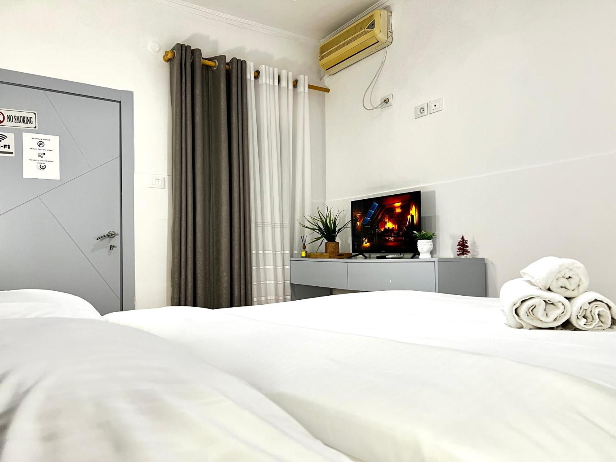 Tirana Square Hotel Ngoại thất bức ảnh